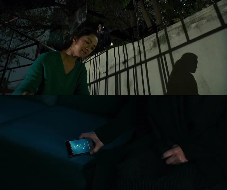 After Hae-joon records Seo-rae, she records him